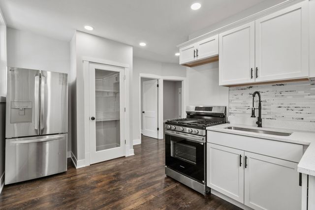 7811 S Honore Street, Chicago, IL 60620