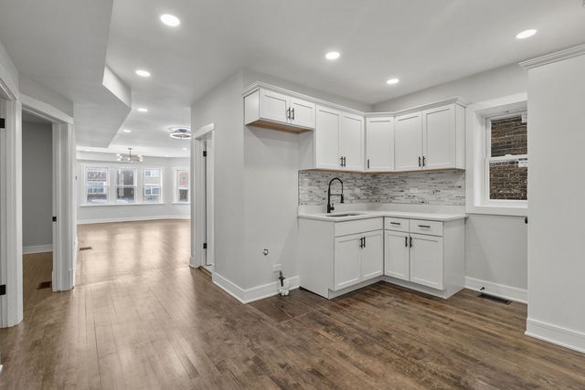 7811 S Honore Street, Chicago, IL 60620