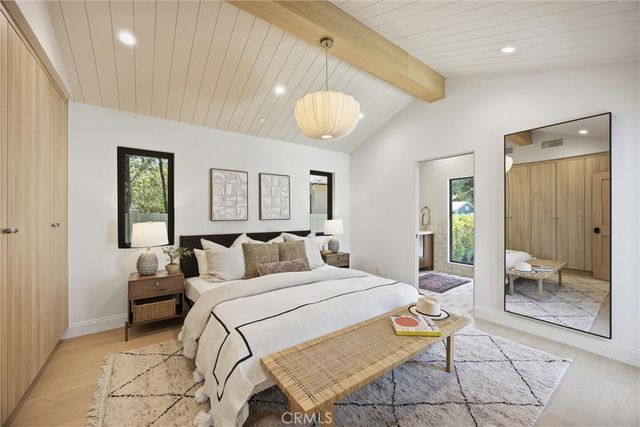 4221 Sunnyside Avenue, Los Angeles, CA 90066