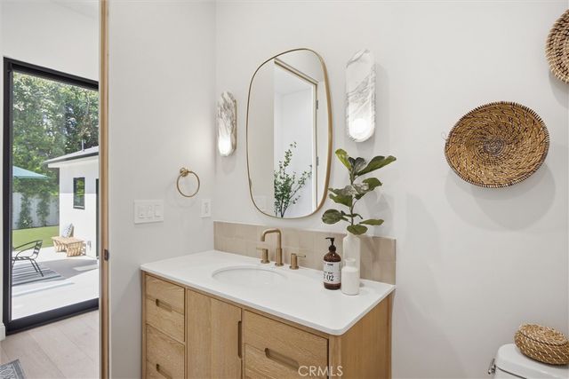 4221 Sunnyside Avenue, Los Angeles, CA 90066
