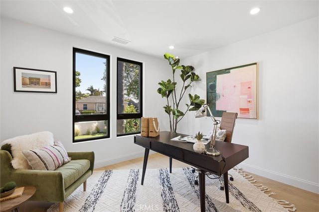 4221 Sunnyside Avenue, Los Angeles, CA 90066