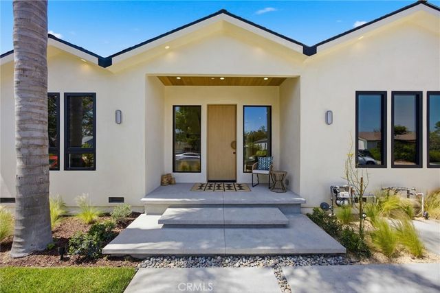 4221 Sunnyside Avenue, Los Angeles, CA 90066