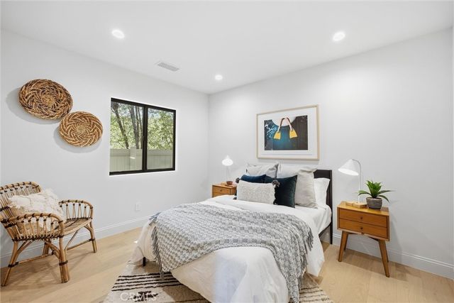 4221 Sunnyside Avenue, Los Angeles, CA 90066