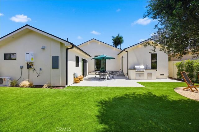 4221 Sunnyside Avenue, Los Angeles, CA 90066