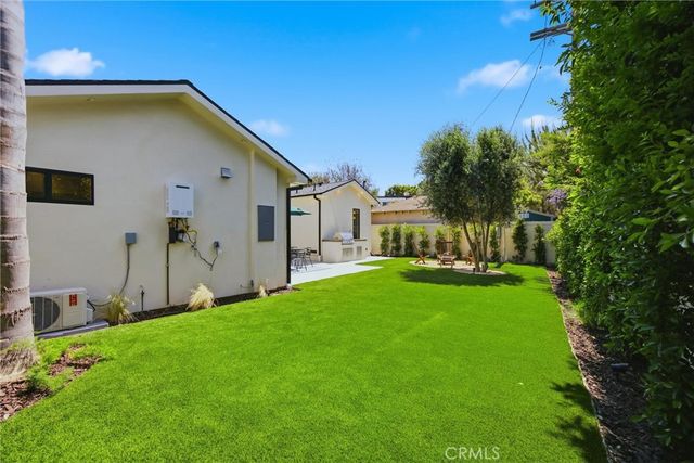 4221 Sunnyside Avenue, Los Angeles, CA 90066