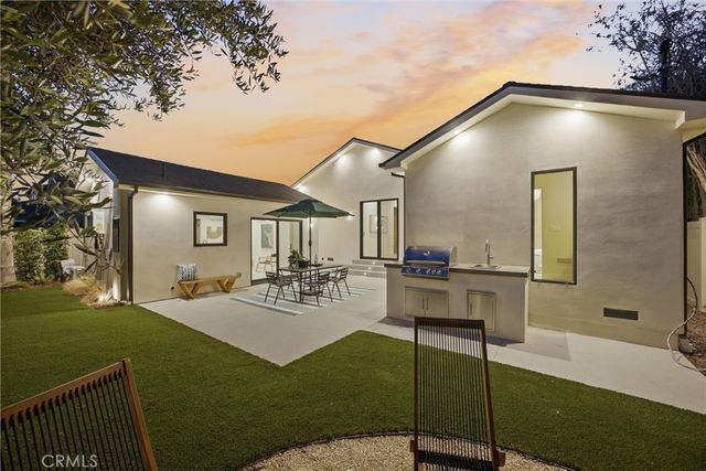 4221 Sunnyside Avenue, Los Angeles, CA 90066