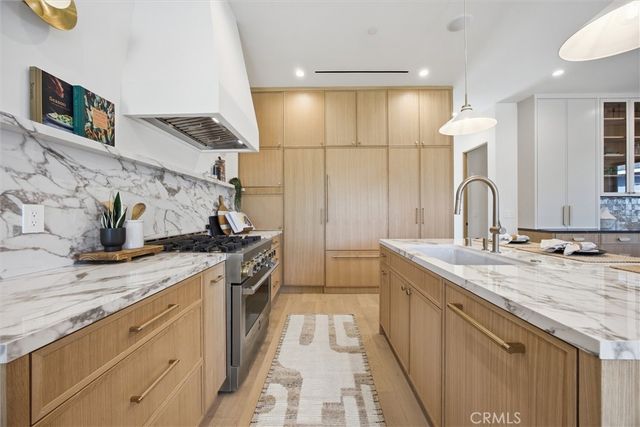 4221 Sunnyside Avenue, Los Angeles, CA 90066