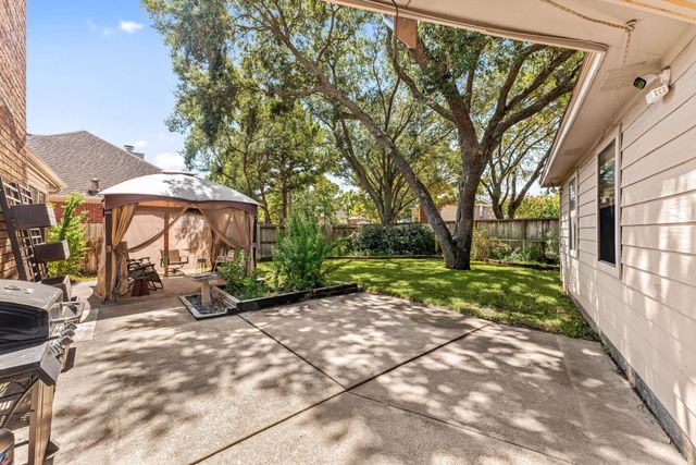 16926 Scenic Lakes Way, Houston, TX 77095