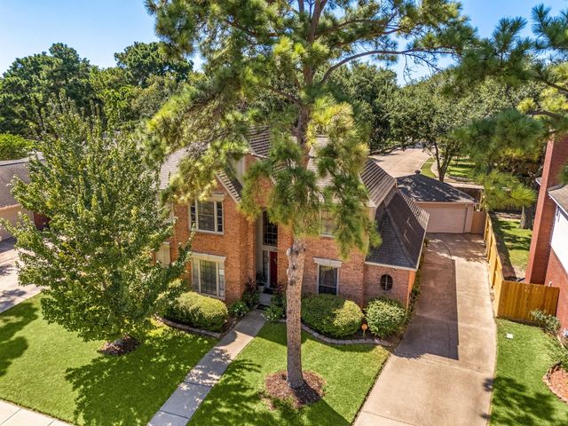 16926 Scenic Lakes Way, Houston, TX 77095