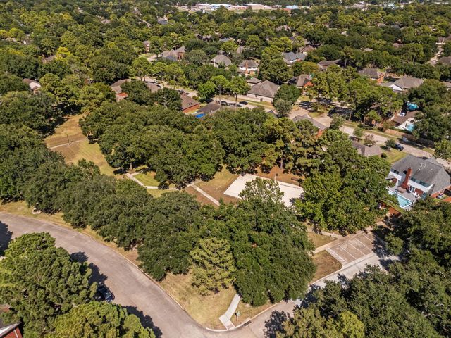 16926 Scenic Lakes Way, Houston, TX 77095