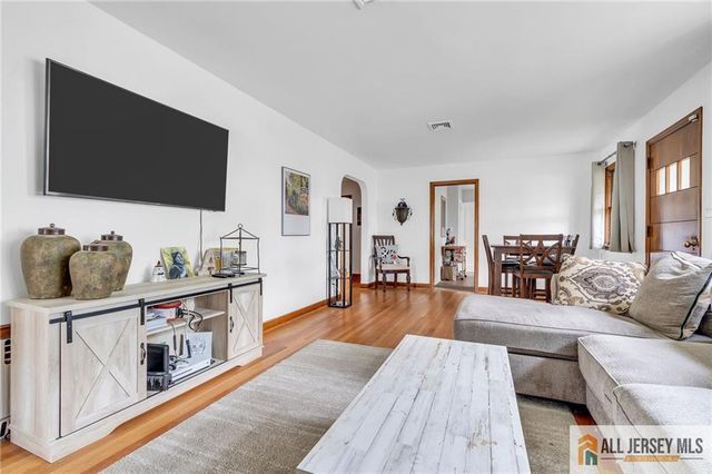 30 Martin Street, Middlesex, NJ 08846