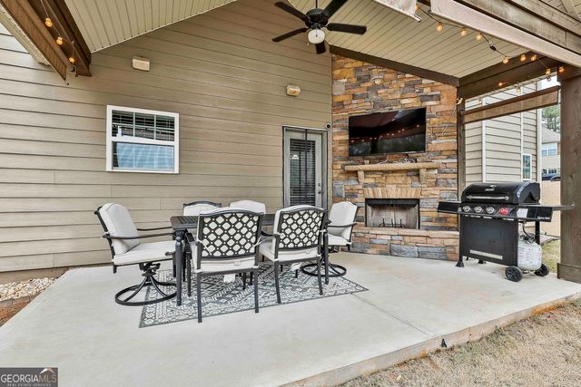 3 Saint Georges Place, Sharpsburg, GA 30277