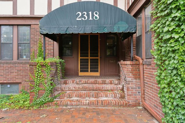 2318 1st Avenue S, Minneapolis, MN 55404