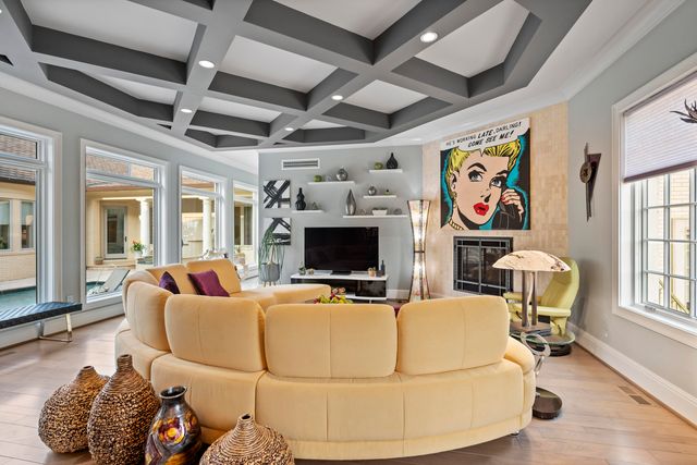 943 Squire Oaks Drive, Villa Hills, KY 41017