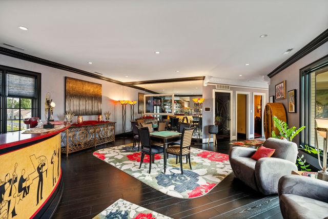 943 Squire Oaks Drive, Villa Hills, KY 41017