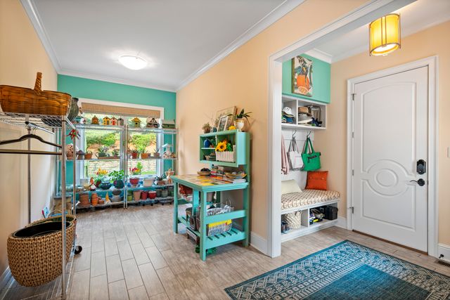 943 Squire Oaks Drive, Villa Hills, KY 41017