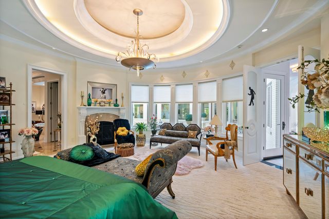 943 Squire Oaks Drive, Villa Hills, KY 41017