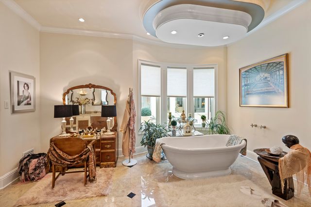 943 Squire Oaks Drive, Villa Hills, KY 41017