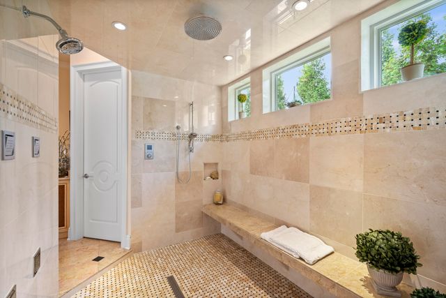 943 Squire Oaks Drive, Villa Hills, KY 41017