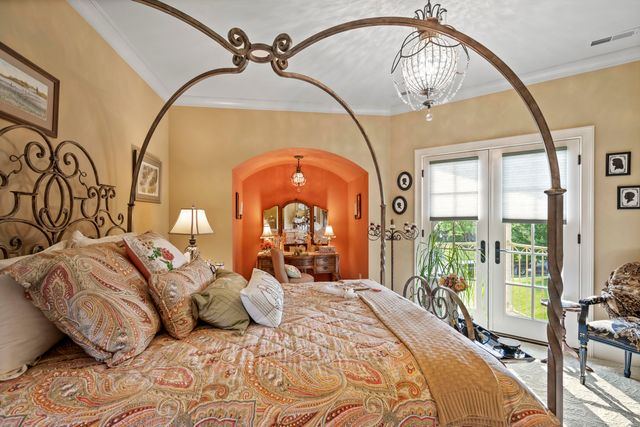 943 Squire Oaks Drive, Villa Hills, KY 41017