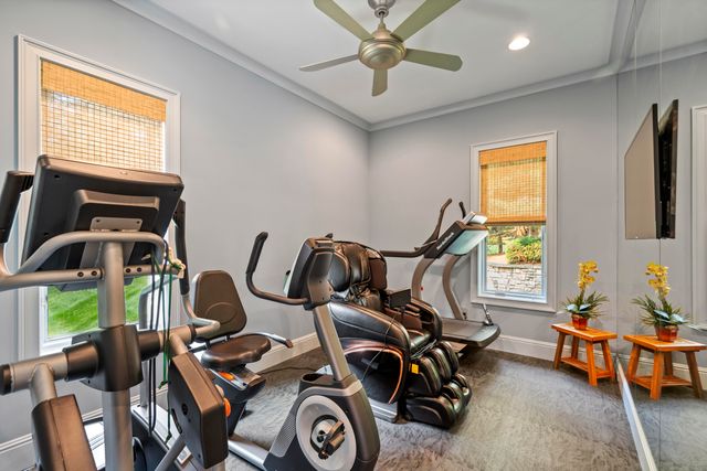 943 Squire Oaks Drive, Villa Hills, KY 41017