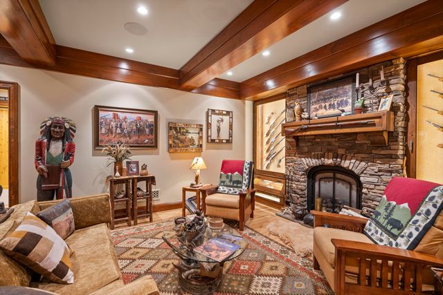 943 Squire Oaks Drive, Villa Hills, KY 41017