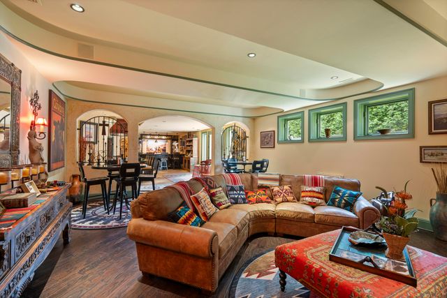 943 Squire Oaks Drive, Villa Hills, KY 41017