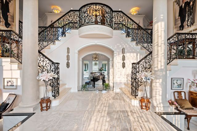 943 Squire Oaks Drive, Villa Hills, KY 41017