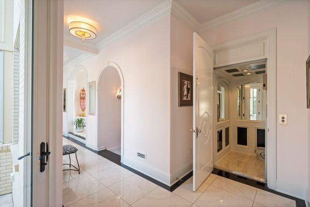 943 Squire Oaks Drive, Villa Hills, KY 41017