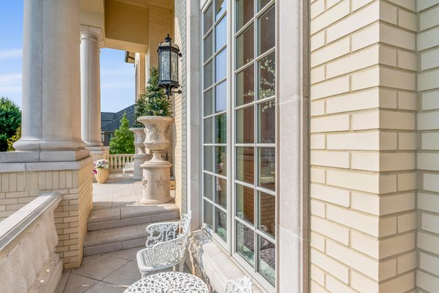 943 Squire Oaks Drive, Villa Hills, KY 41017