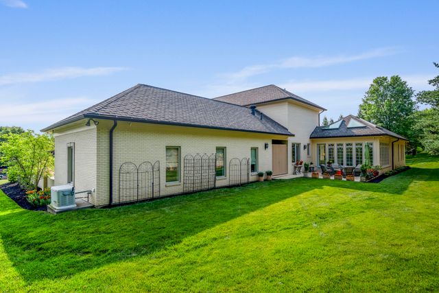 943 Squire Oaks Drive, Villa Hills, KY 41017