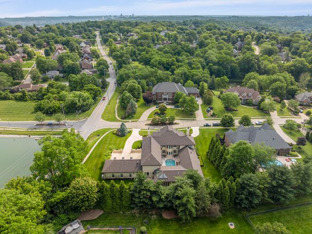 943 Squire Oaks Drive, Villa Hills, KY 41017