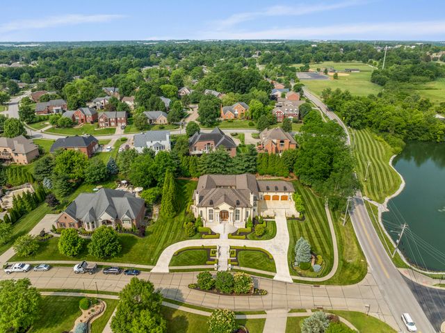 943 Squire Oaks Drive, Villa Hills, KY 41017