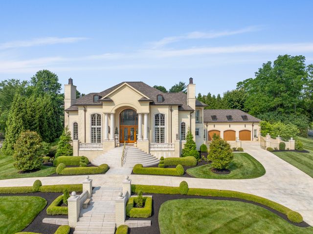 943 Squire Oaks Drive, Villa Hills, KY 41017