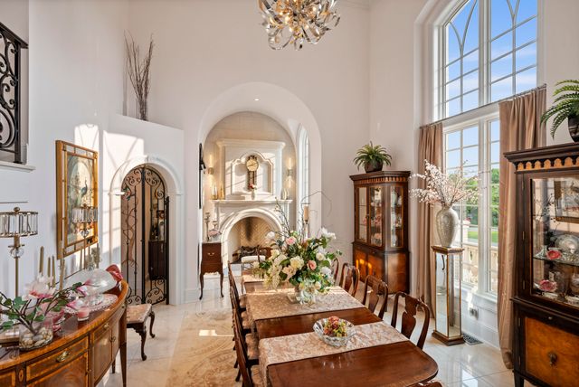 943 Squire Oaks Drive, Villa Hills, KY 41017