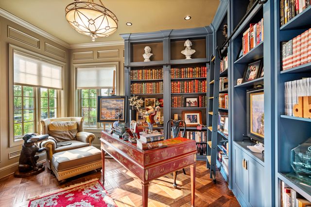 943 Squire Oaks Drive, Villa Hills, KY 41017