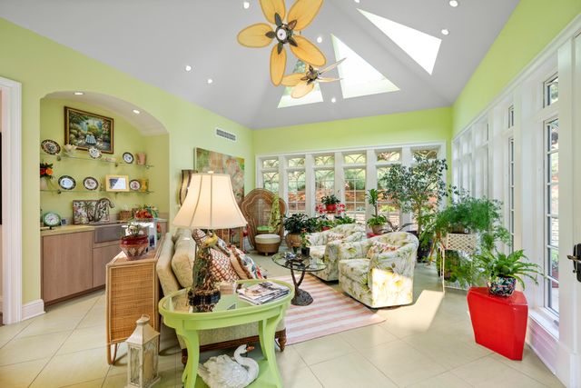 943 Squire Oaks Drive, Villa Hills, KY 41017