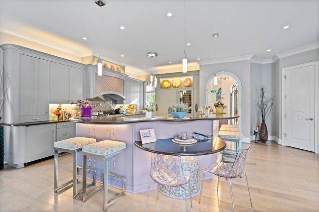 943 Squire Oaks Drive, Villa Hills, KY 41017