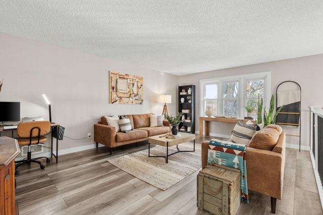 2946 Mcknight Road N, Maplewood, MN 55109