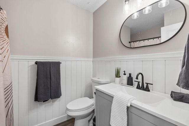 2946 Mcknight Road N, Maplewood, MN 55109