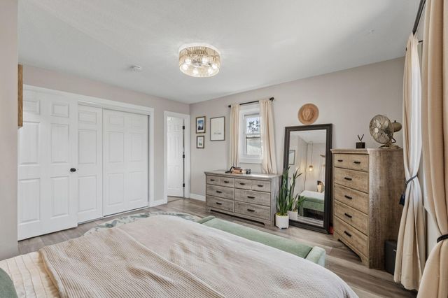 2946 Mcknight Road N, Maplewood, MN 55109