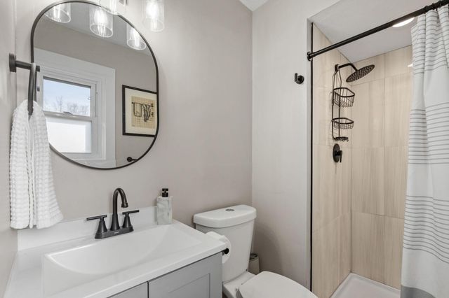 2946 Mcknight Road N, Maplewood, MN 55109