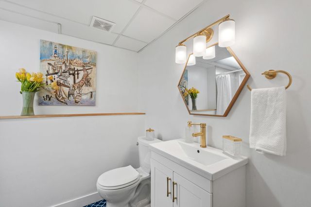 2946 Mcknight Road N, Maplewood, MN 55109