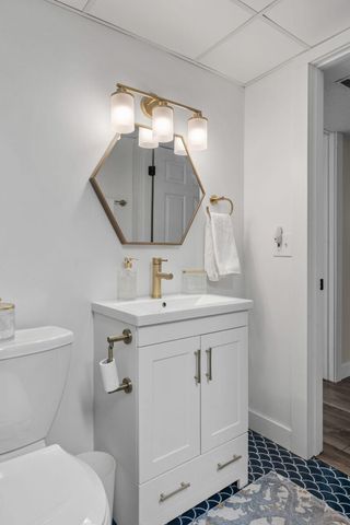 2946 Mcknight Road N, Maplewood, MN 55109