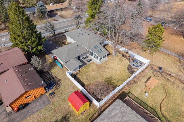 2946 Mcknight Road N, Maplewood, MN 55109