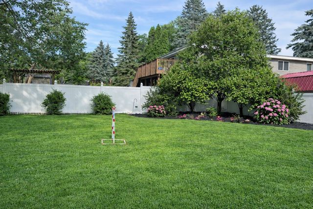 2946 Mcknight Road N, Maplewood, MN 55109