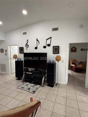 640 SE 22nd Ln, Homestead, FL 33033