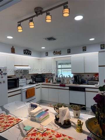 640 SE 22nd Ln, Homestead, FL 33033