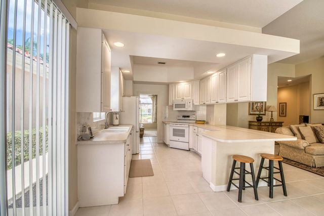 8907 Oldham Way, Palm Beach Gardens, FL 33412