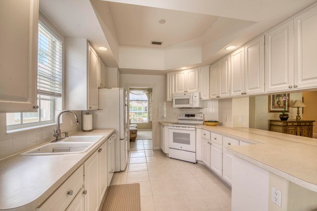 8907 Oldham Way, Palm Beach Gardens, FL 33412